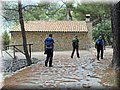 36-Pasando junto al refugio del IBANAT. 12-09-13..JPG